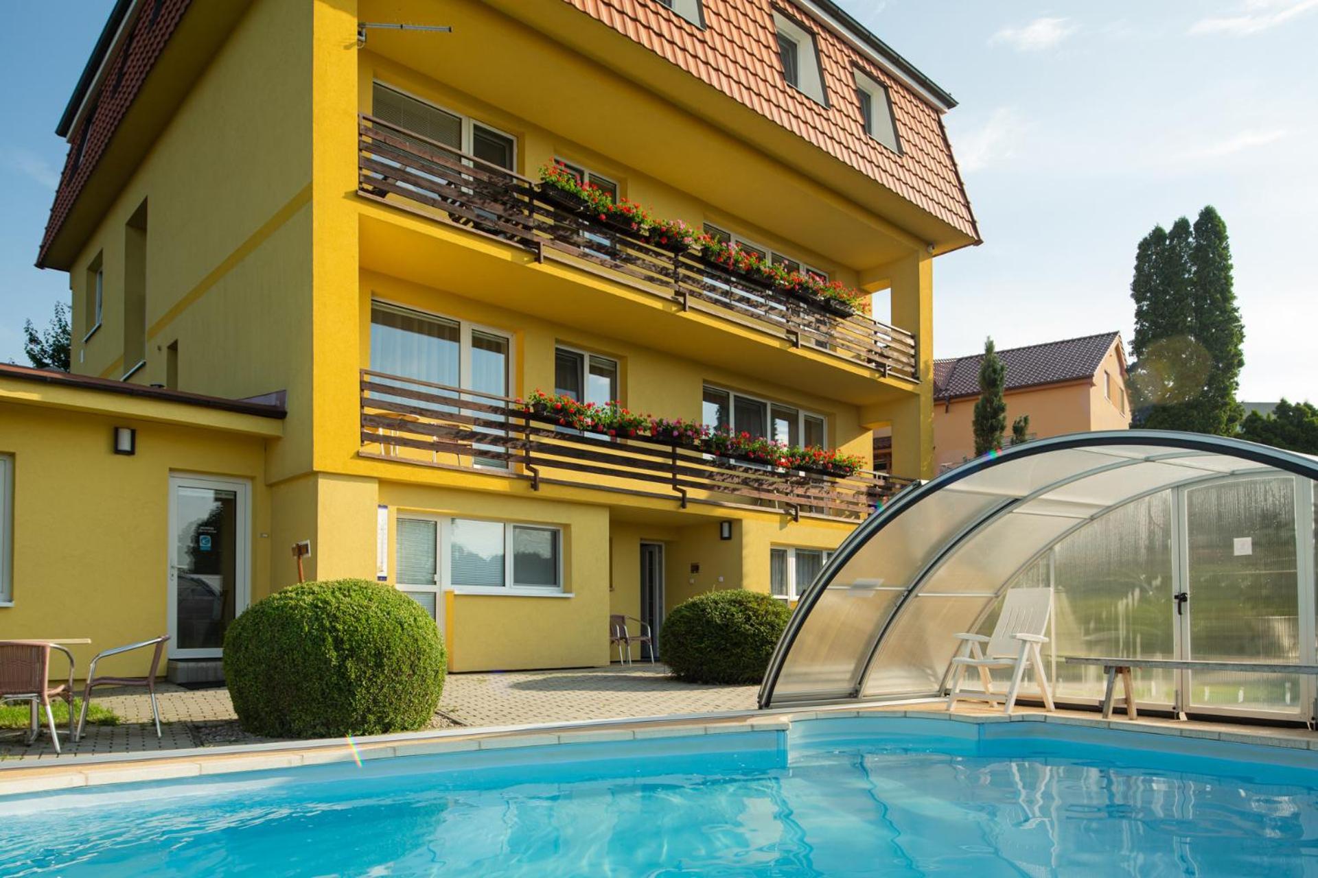 Pension Primus Beroun  Exteriör bild