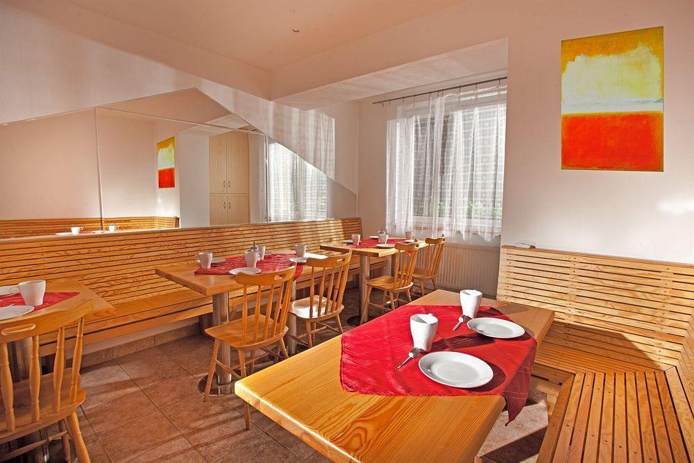 Pension Primus Beroun  Exteriör bild